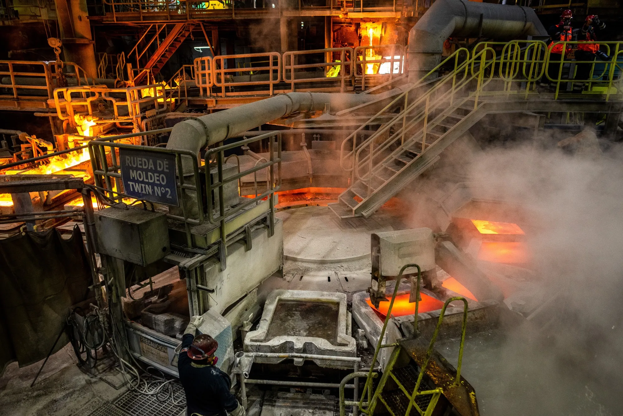 Chile’s $14.8 Billion Copper Pipeline Faces 2026 Test as Prices Hit Record Highs - MiningFeeds